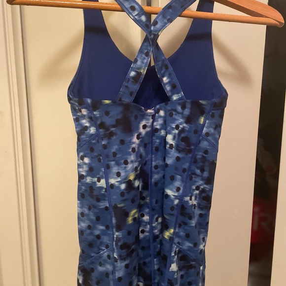 Lululemon Kanto Catch Me tank size - Picture 2 of 5